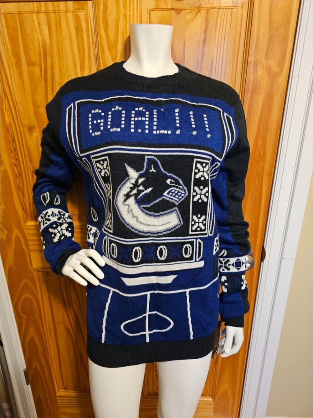 💙 90. NHL Vancouver Canucks Men's Size Large Lightup Ugly Christmas Sweater